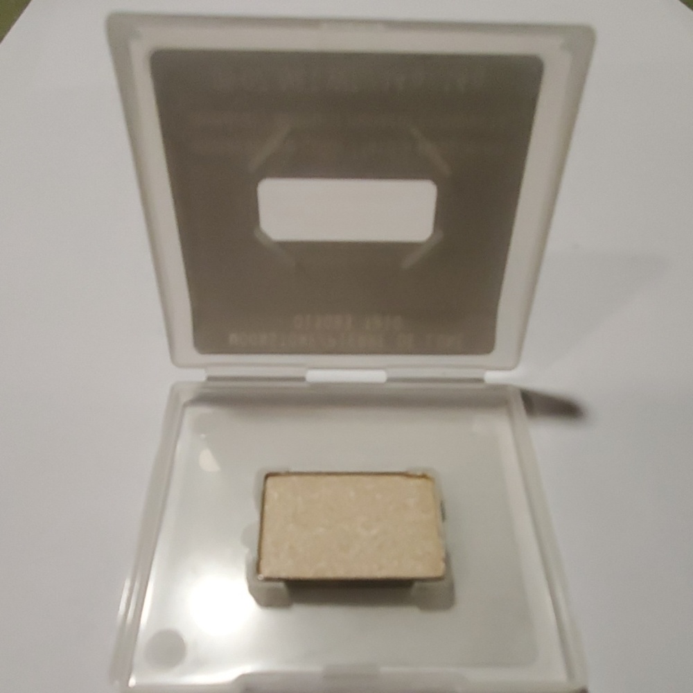 Mary kay's eyeshadow
